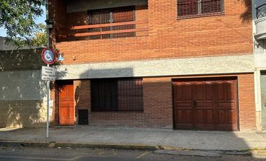 Casa en venta de 3 dormitorios c/ cochera en Nueva Pompeya