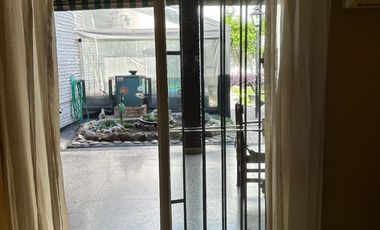 Casa en venta de 3 dormitorios c/ cochera en Nueva Pompeya