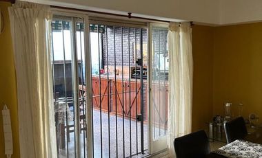 Casa en venta de 3 dormitorios c/ cochera en Nueva Pompeya