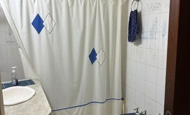 Casa en venta de 3 dormitorios c/ cochera en Nueva Pompeya