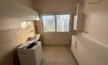 Casa en venta  en La Reserva Cardales, Sofitel sobre el LAGO Lujo clásico LAGUNA