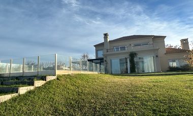 Casa en venta  en La Reserva Cardales, Sofitel sobre el LAGO Lujo clásico LAGUNA