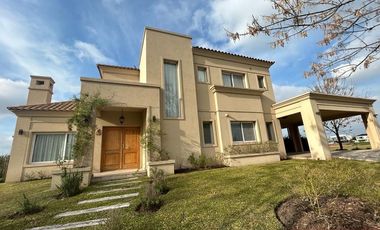 Casa en venta  en La Reserva Cardales, Sofitel sobre el LAGO Lujo clásico LAGUNA