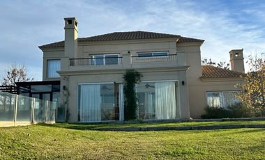 Casa en venta  en La Reserva Cardales, Sofitel sobre el LAGO Lujo clásico LAGUNA