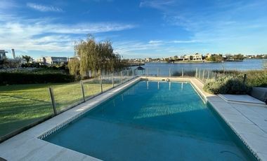 Casa en venta  en La Reserva Cardales, Sofitel sobre el LAGO Lujo clásico LAGUNA