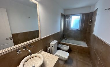 Casa en venta  en La Reserva Cardales, Sofitel sobre el LAGO Lujo clásico LAGUNA