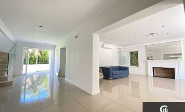 Casa en alquiler de 5 dormitorios c/ cochera en Manuel Alberti