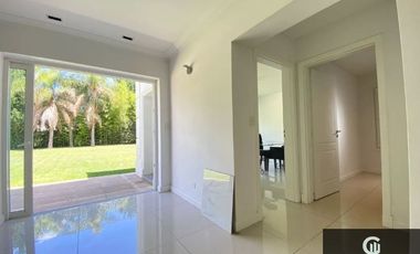 Casa en alquiler de 5 dormitorios c/ cochera en Manuel Alberti