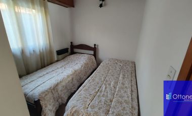 Departamento en venta de 2 dormitorios c/ cochera en Costa Azul