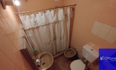 Departamento en venta de 2 dormitorios c/ cochera en Costa Azul