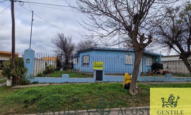 Casa en venta de 4 dormitorios c/ cochera en Villa Cacique