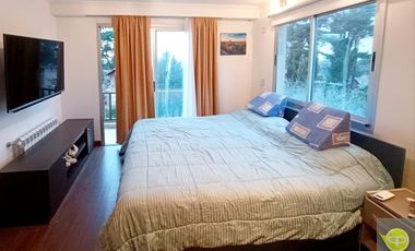 Moderno chalet 4 ambientes con piscina. Sierra de los Padres. Permuta