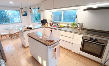 Moderno chalet 4 ambientes con piscina. Sierra de los Padres. Permuta