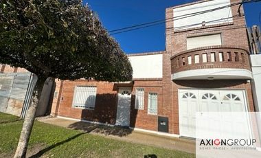 Casa en venta de 4 dormitorios c/ cochera en La Plata