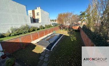 Casa en venta de 4 dormitorios c/ cochera en La Plata