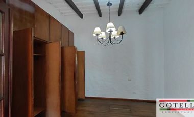 Venta Temperley Casa Chorizo de 3 Dormitorios c/ cochera y patio Apta Credito