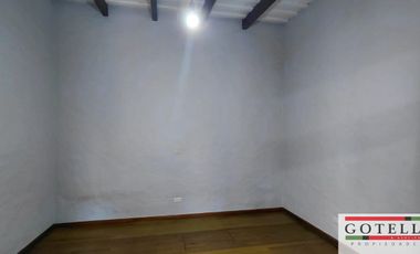 Venta Temperley Casa Chorizo de 3 Dormitorios c/ cochera y patio Apta Credito