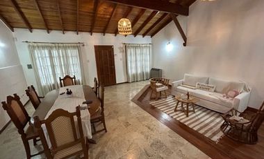 CHALET en venta ESTILO ELEGANTE Luminoso OPORTUNIDAD residencial amplitud