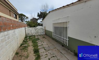 Casa en venta de 2 dormitorios c/ cochera en Mar de Ajo