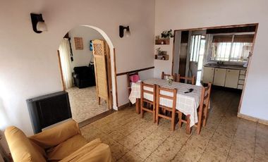Casa en venta de 2 dormitorios c/ cochera en Mar de Ajo