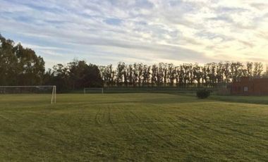 Lote en barrio privado Barrancas de San Benito de 872m2.