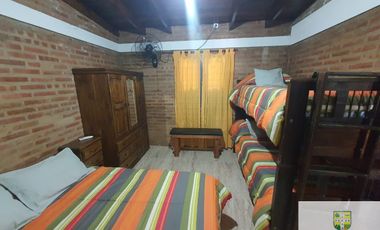 00271 – Departamento para 4/5 personas en Mina Clavero con Pileta. IMPECABLE