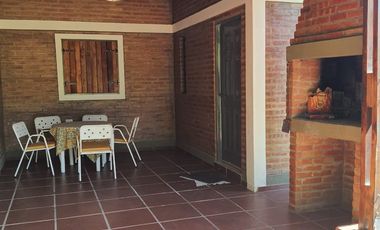 00271 – Departamento para 4/5 personas en Mina Clavero con Pileta. IMPECABLE
