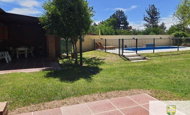 00271 – Departamento para 4/5 personas en Mina Clavero con Pileta. IMPECABLE