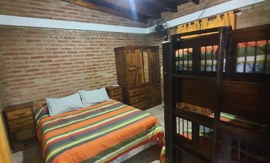 00271 – Departamento para 4/5 personas en Mina Clavero con Pileta. IMPECABLE