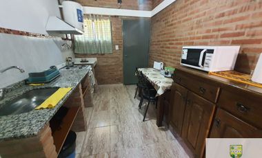 00271 – Departamento para 4/5 personas en Mina Clavero con Pileta. IMPECABLE