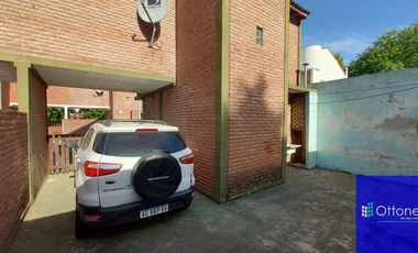Dúplex en venta de 2 dormitorios c/ cochera en Costa Azul