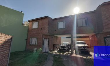 Dúplex en venta de 2 dormitorios c/ cochera en Costa Azul