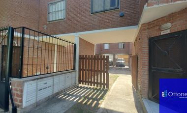 Dúplex en venta de 2 dormitorios c/ cochera en Costa Azul