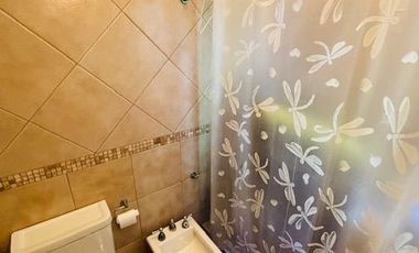 Chalet en venta de 2 dormitorios c/ cochera en Roldán