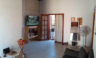 CASA CON DEPARTAMENTO ZONA OESTE