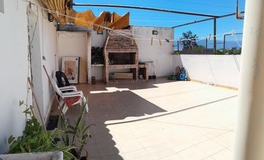 CASA CON DEPARTAMENTO ZONA OESTE