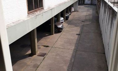 Venta Monte Grande Dpto 2 ambientes con cochera sobre Avenida Brd Bs As