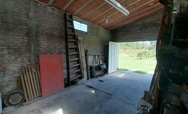 Casa quinta en venta de 11400m2 ubicado en Barrio Colinas Verdes de 1 hectáreaa.