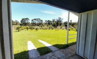 Casa quinta en venta de 11400m2 ubicado en Barrio Colinas Verdes de 1 hectáreaa.