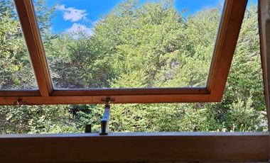 FINA PATAGONIA. Casa en venta de 2 dormitorios c/ cochera en San Martin de los Andes