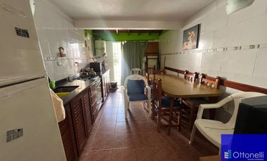 Dúplex en venta de 3 dormitorios c/ cochera en Costa Azul