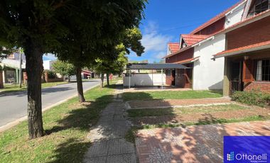 Dúplex en venta de 3 dormitorios c/ cochera en Costa Azul