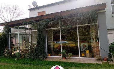 Casa en venta de 3 dormitorios c/ cochera en Baradero