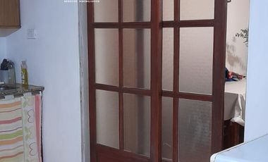 Casa en venta de 2 dormitorios c/ cochera en Villa Cacique