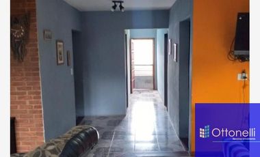 Casa en venta de 2 dormitorios c/ cochera en Berazategui Oeste