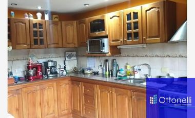 Casa en venta de 2 dormitorios c/ cochera en Berazategui Oeste