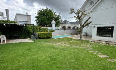 Imporante casa sobre 798m2, en barrio stella maris