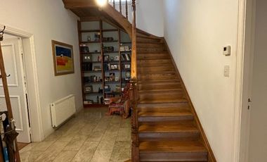 Imporante casa sobre 798m2, en barrio stella maris