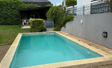 Imporante casa sobre 798m2, en barrio stella maris