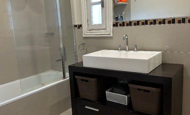 Imporante casa sobre 798m2, en barrio stella maris